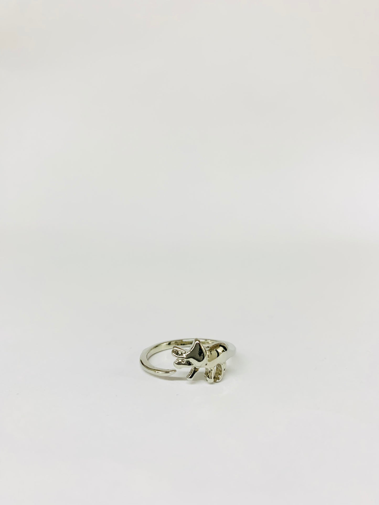 Anillo Triceratops.