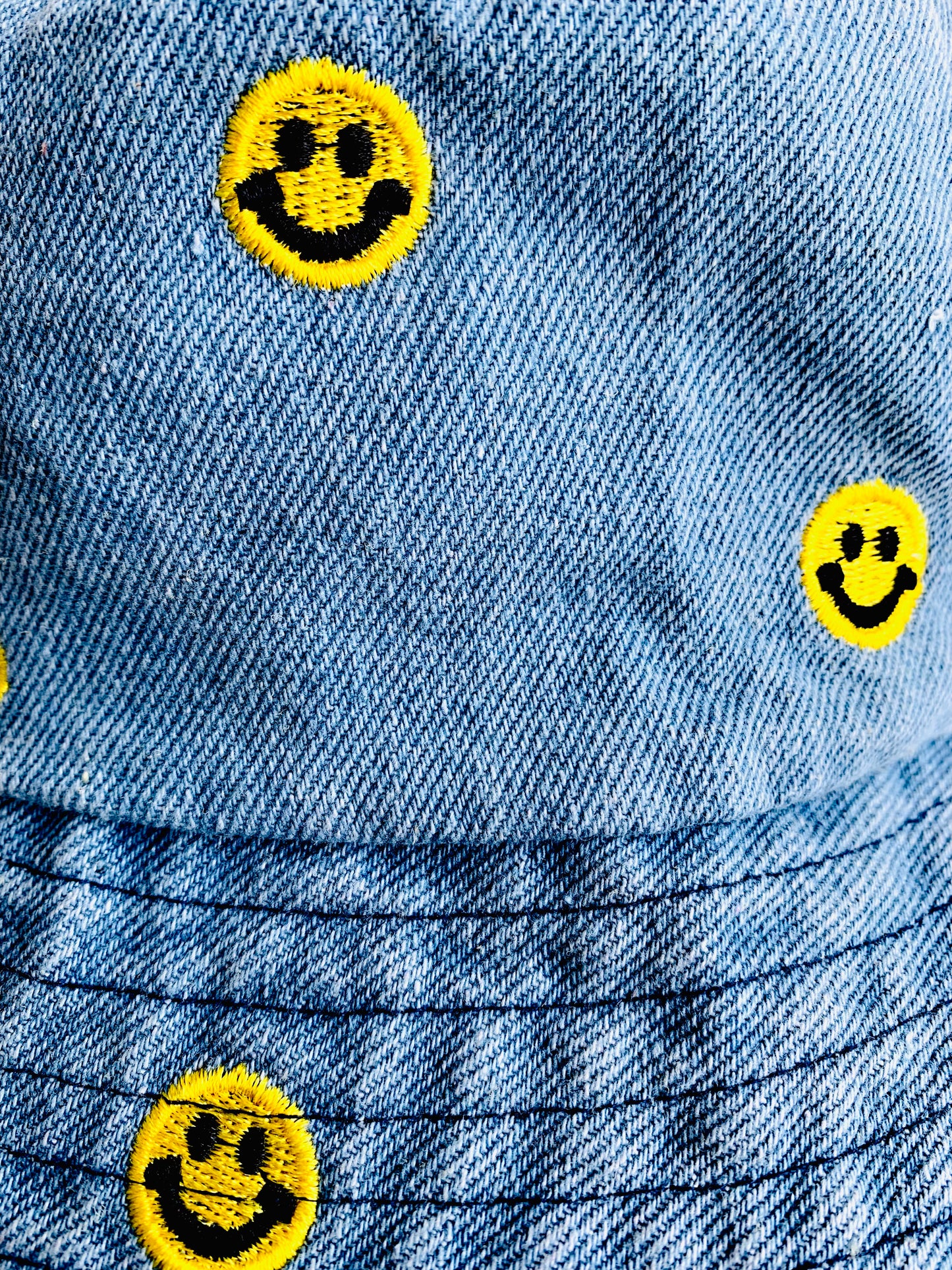 Bucket Hat Smiley